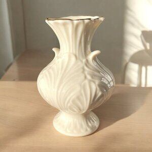Lenox small bud vase, ceramic, made in USA, elegant, no chips or cracks